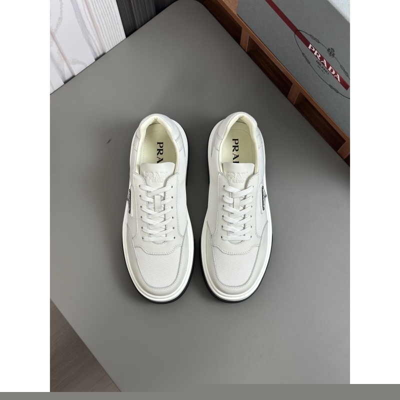 Pra*a casual shoes